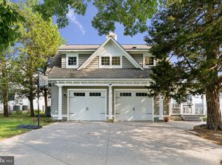 949 N Glebe Rd, Montross, VA 22520