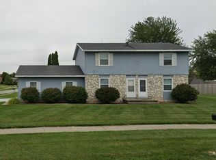 5994 Valley Lane Dr SE, Grand Rapids, MI 49508