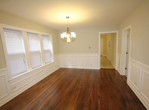 4th image of 1508 N Lorel Ave