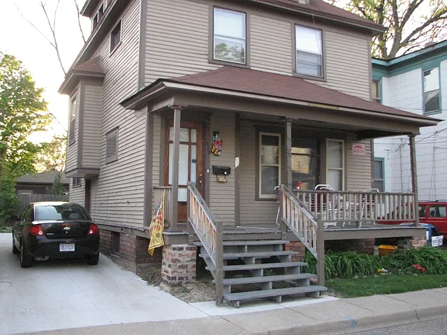 Building Photo - 620 Potter St