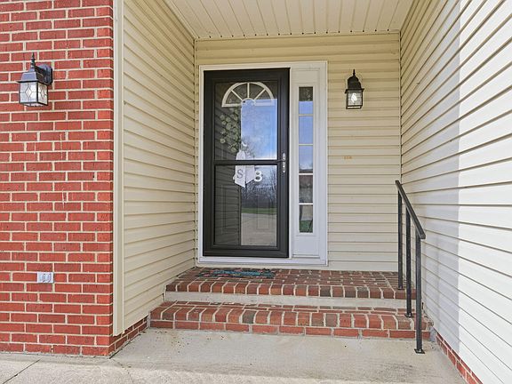 5th image of 438 Oakley Ave