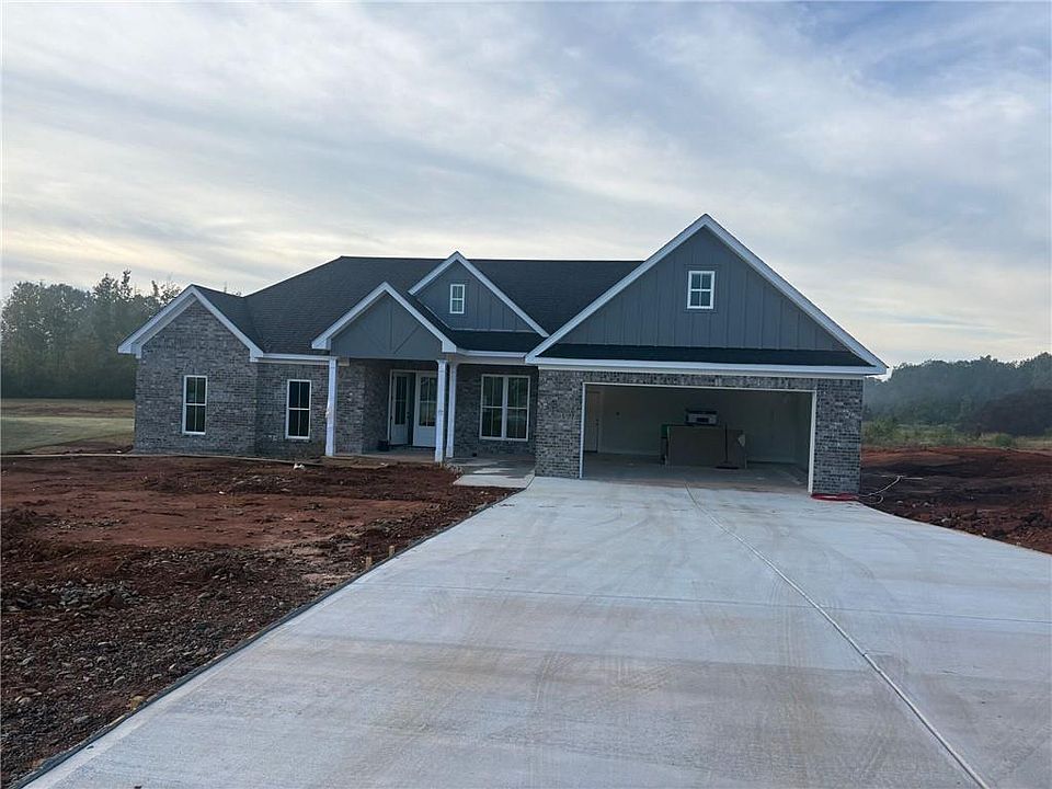 1st image of 1110 Clara Dr