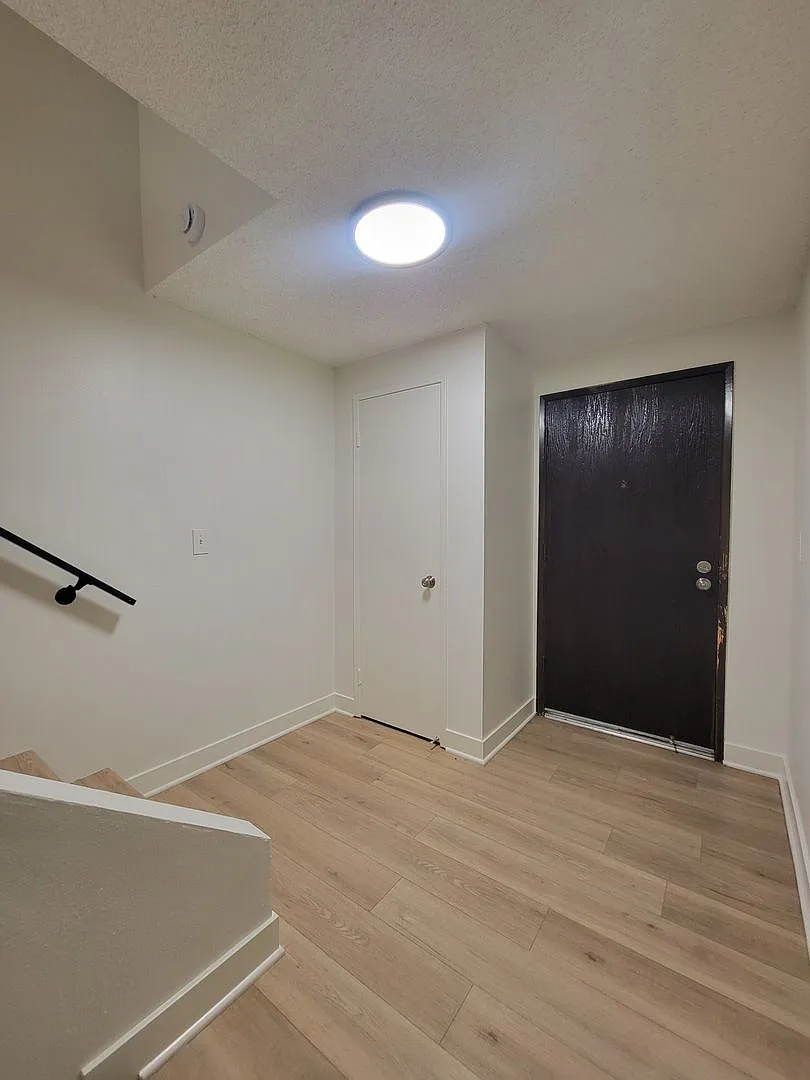 Beautiful 2 Bedroom, 2.5 Bath Home in Burbank, CA! — Photo 2