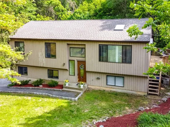 451 Kennicut Hill Road, Mahopac, NY 10541