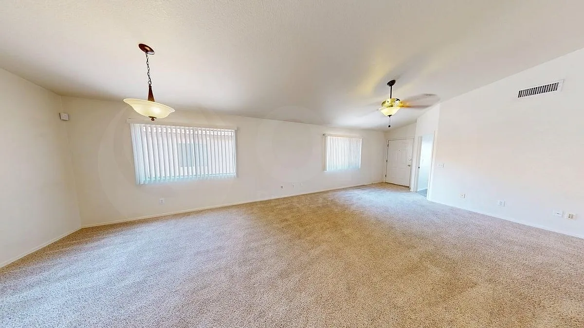 4 bed, 2.0 bath, 1605 sqft, $1,900 — Photo 4