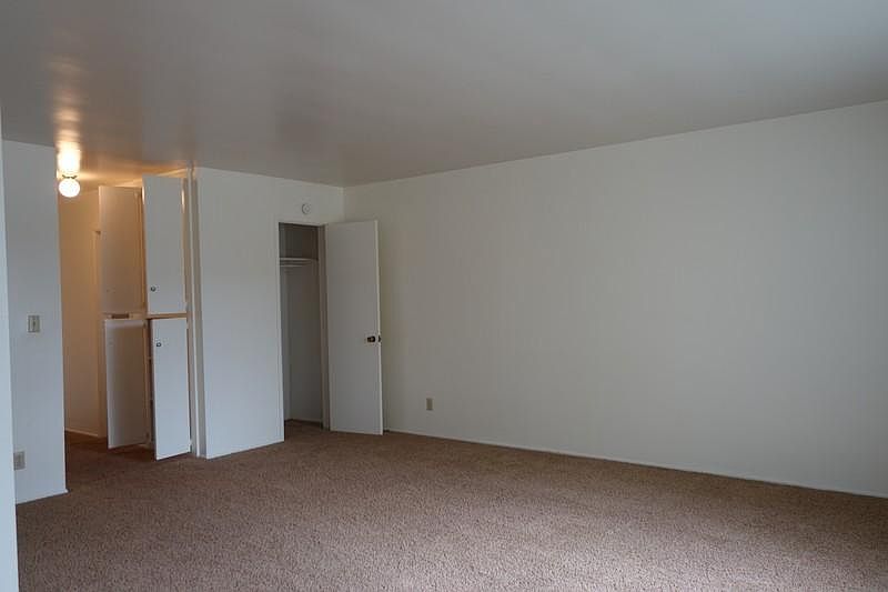 2nd image of 333 E Arrellaga St APT 2