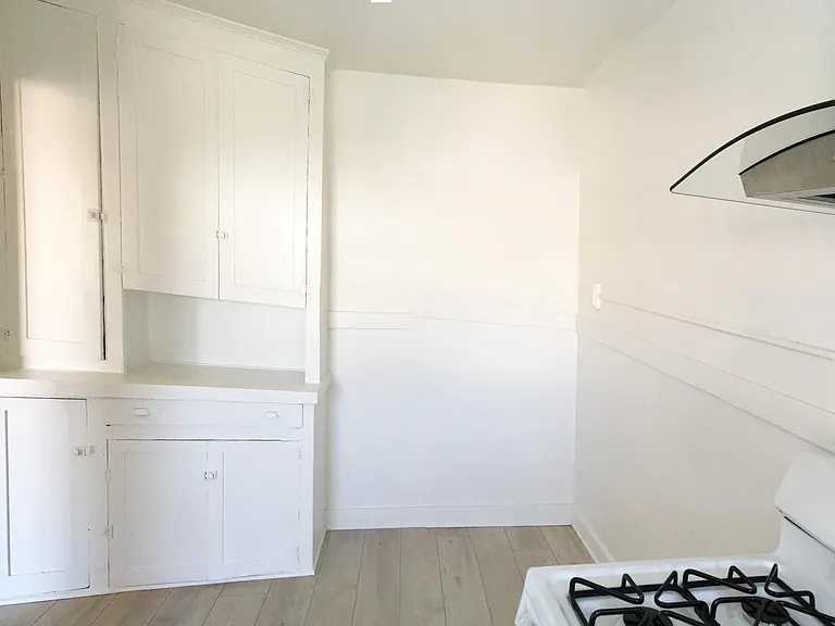 598 W 3rd St — Photo 10