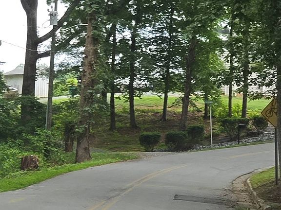 5th image of 405 Cassandra Rd