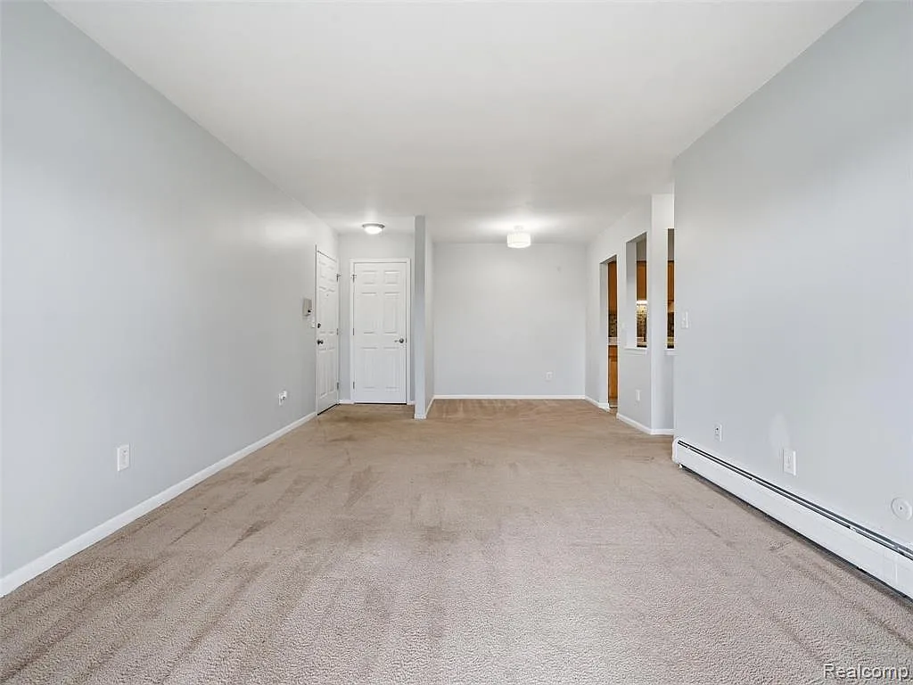 2 bed, 1.0 bath, 839 sqft, $1,550 — Photo 4