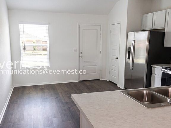 4th image of 6673 Hollywood Ave