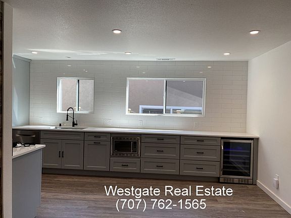 3rd image of 735 Cindy Ln