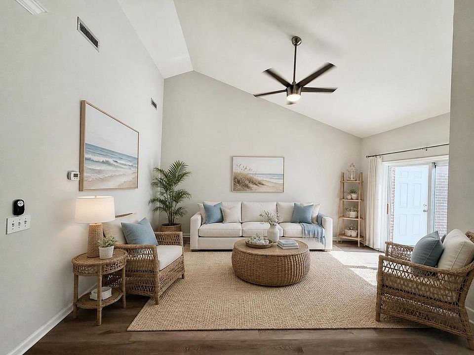 1st image of 213 Eucalyptus Ln