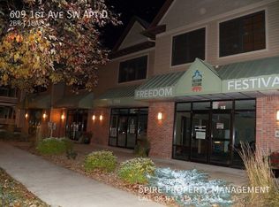 609 1st Ave SW APT D, Cedar Rapids, IA 52405