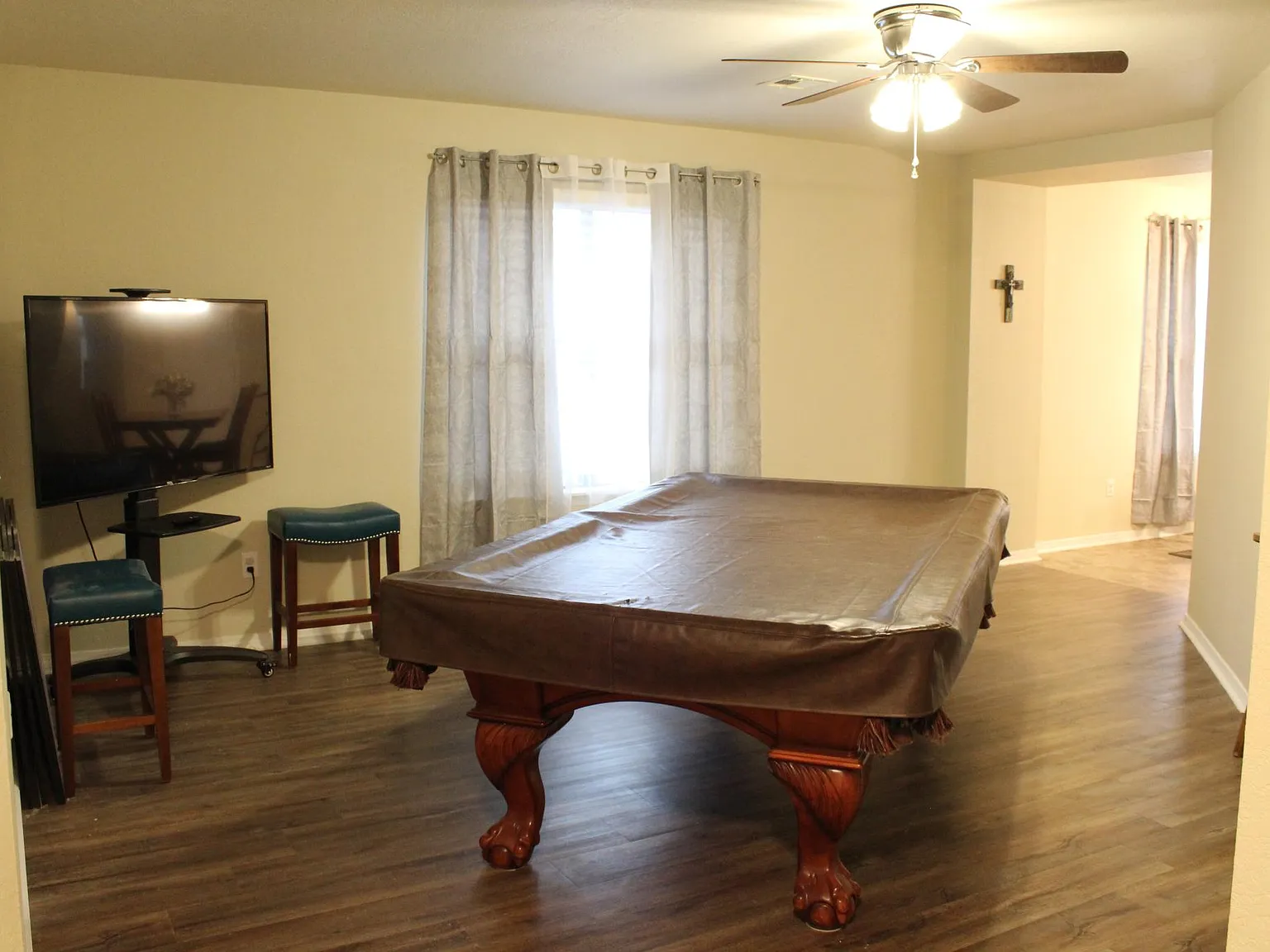 4 bed, 2254 sqft, $2,250 — Photo 3