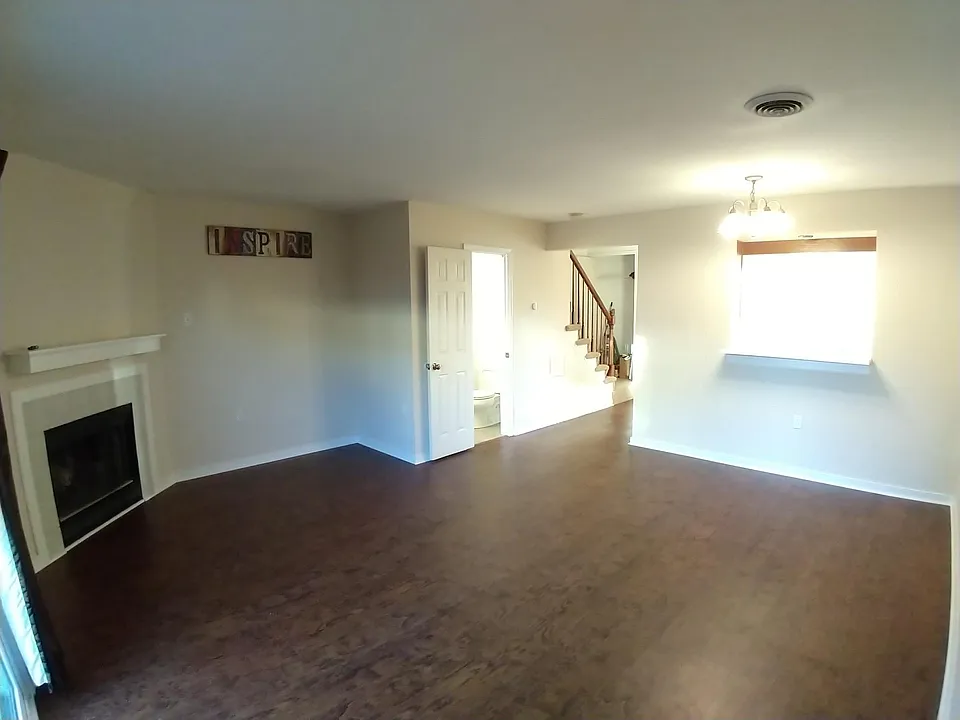 2214 High Bush Cir