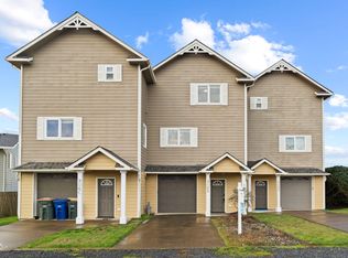 906 SW 7th St APT B, Newport, OR 97365