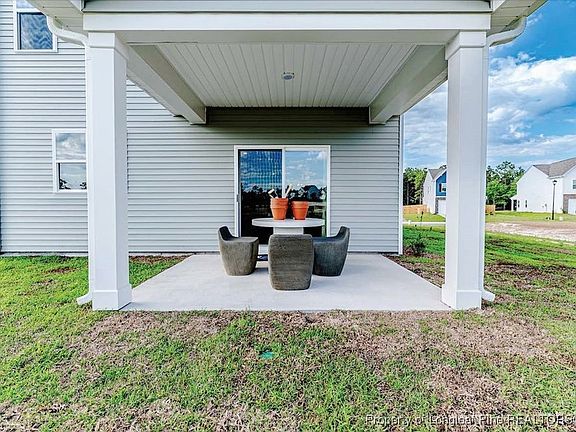 photo of similar model for demonstration purposes only