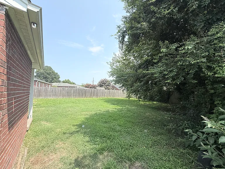 1530 Slater Ave — Photo 13