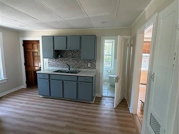 5th image of 126 Washington St #1