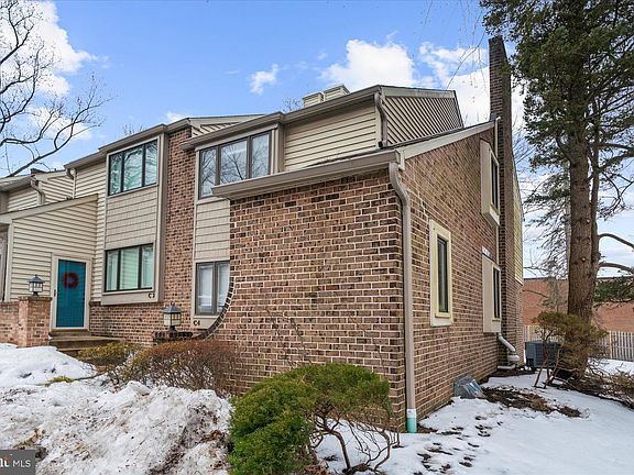 2nd image of 200 S Roberts Rd APT C4