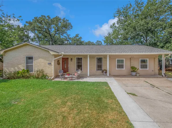 1204 Berkeley St, College Station, TX 77840