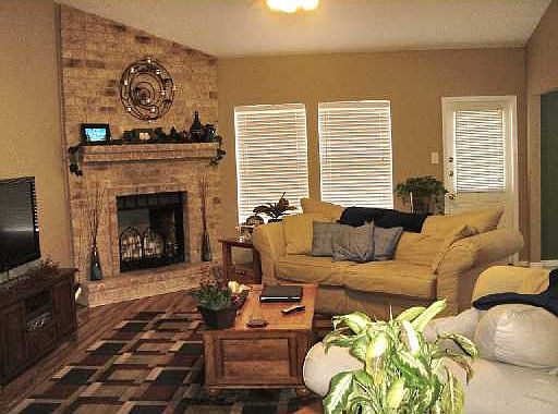 2nd image of 3118 Charter Ln