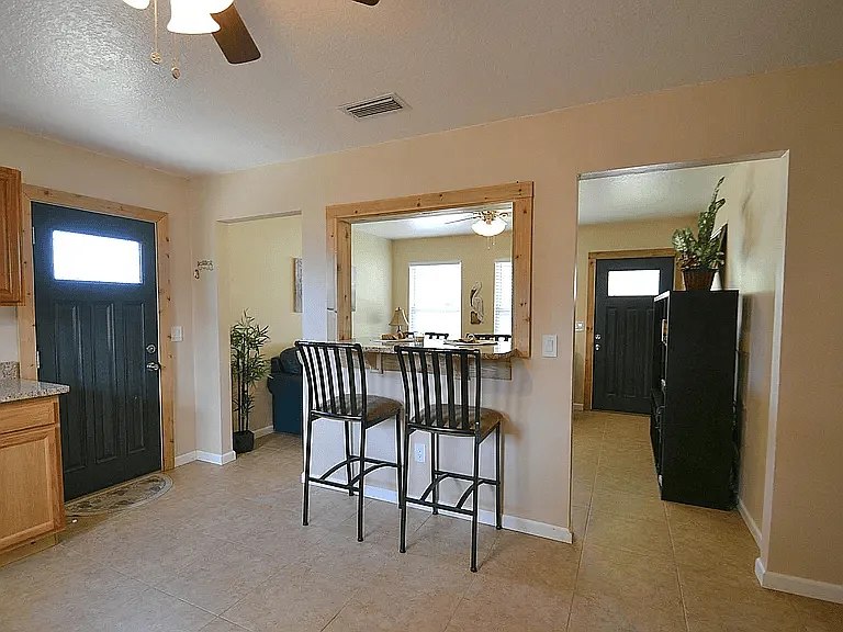 1018 Colonnade Ave SE — Photo 7