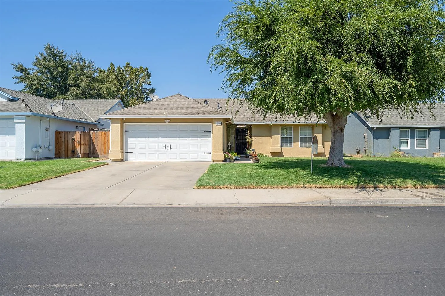 12533 Goldmine Ave photo 1