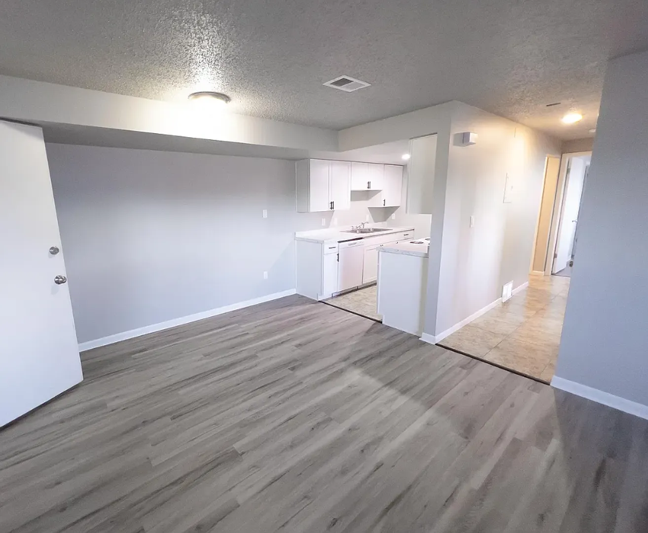 2 bed, 1.0 bath, $1,630 — Photo 3