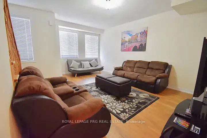 4 bed, $3,000 — Photo 2