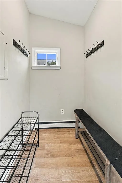 82 Burnside Ave — Photo 4