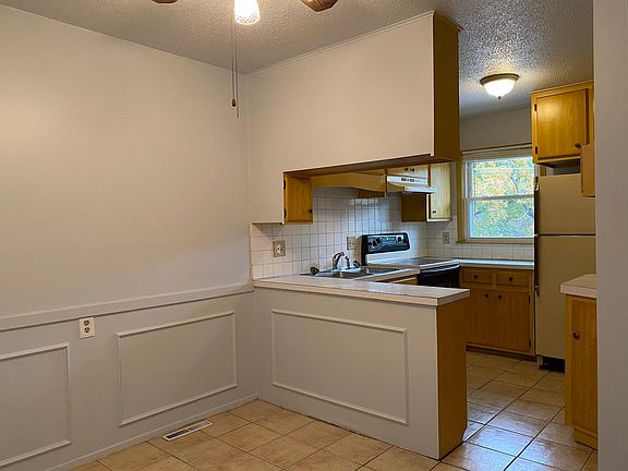 2nd image of 11316 E Lexington Ave #11316