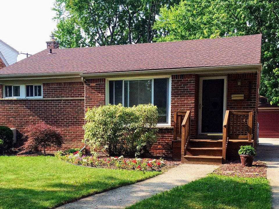 1st image of 28242 Elmira St