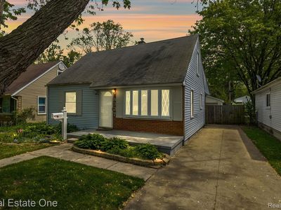 8327 Cornell St, Taylor, MI, 48180