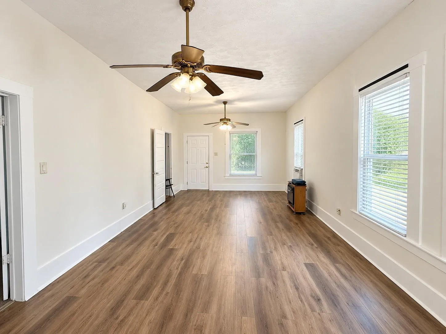 2 bed, 1.0 bath, 1064 sqft, $1,000 — Photo 4
