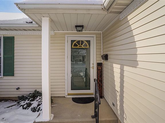 2nd image of 3996 Kelly Ln