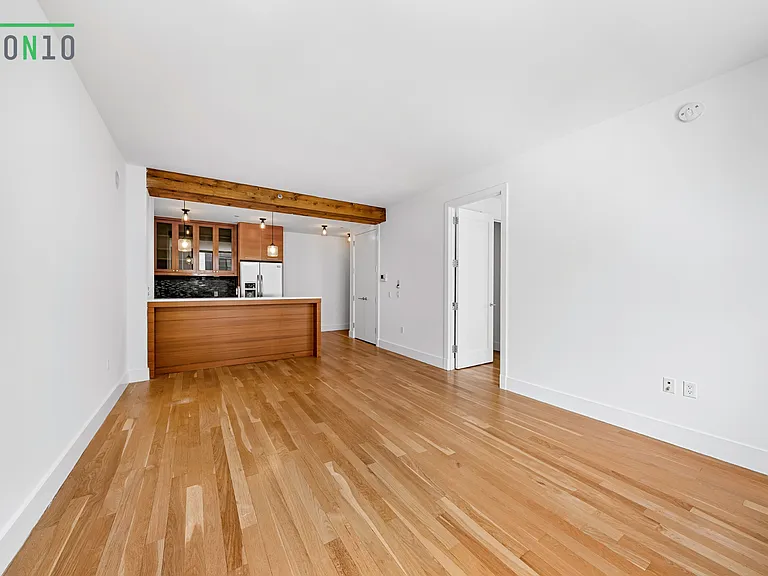 220 N 10th St #4F — Photo 1