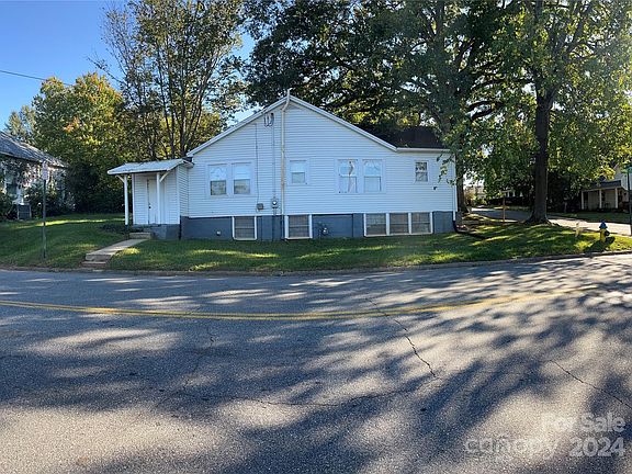 3rd image of 1407 N Ashe Ave