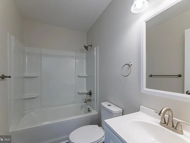 525 Gray Ave #2 — Photo 23