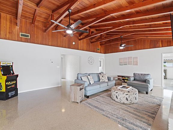 4th image of 2301 N Ocean Blvd #1