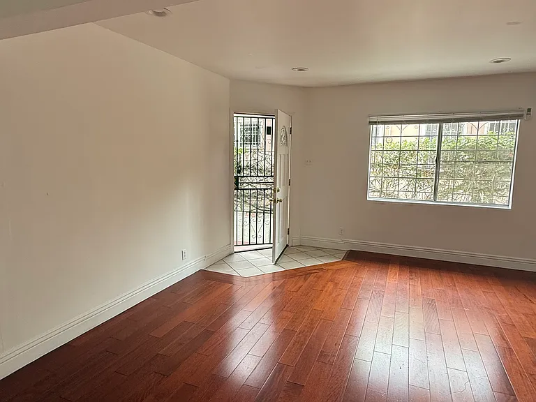 7137 Hawthorn Ave #3 — Photo 17