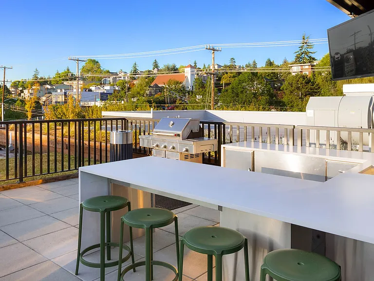 Contour Apartments — Photo 20