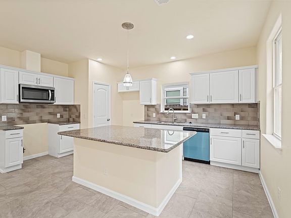 5th image of 4947 Leamathew St
