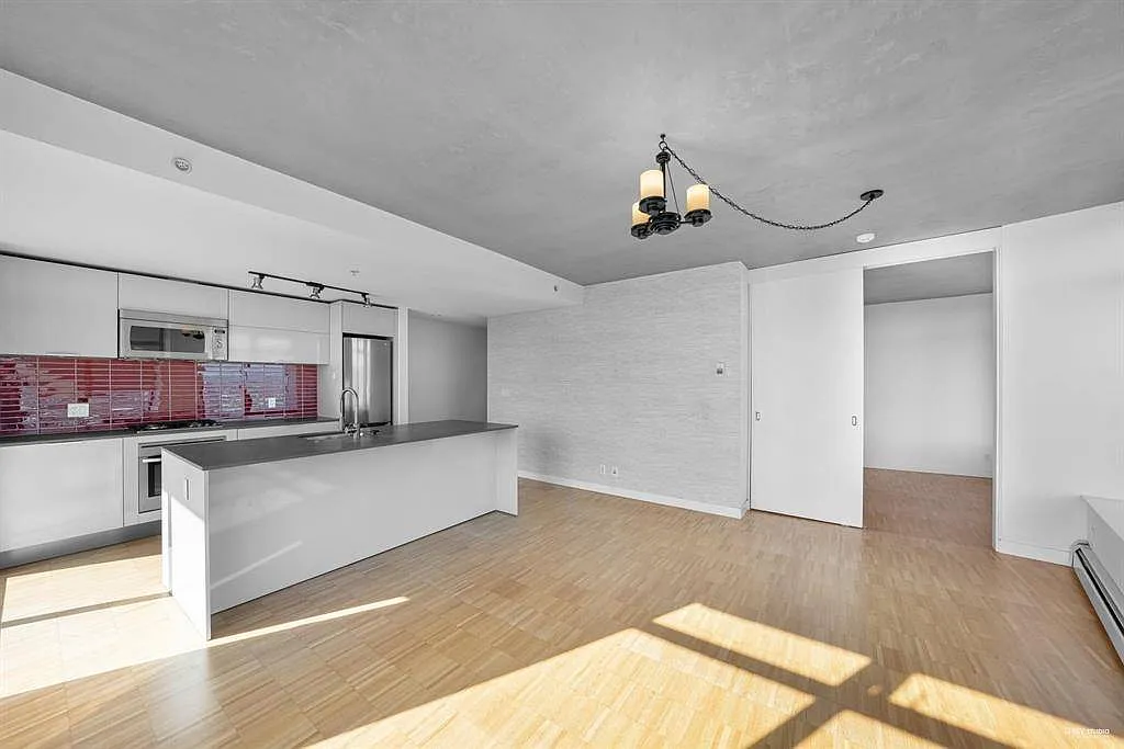 108 Cordova St W Penthouse 1 photo 1