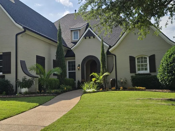 2305 Castle Creek Dr, Mansfield, TX 76063