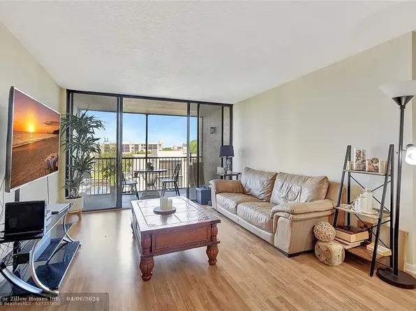 17 Royal Palm Way Unit 404, Boca Raton, FL 33432