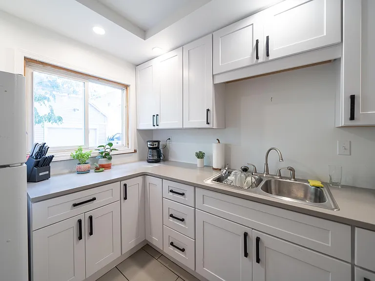 541 Coit Ave NE #1 — Photo 10