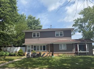 916 William St, Calumet City, IL 60409