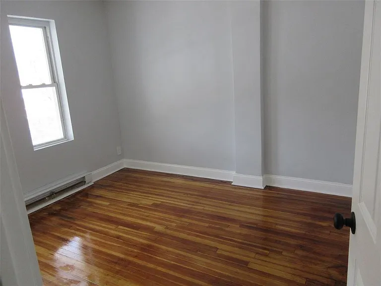949 E 213th St #1 — Photo 2