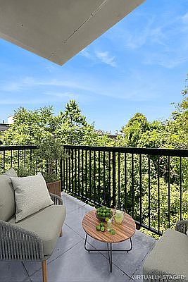3rd image of 307 Cornelia St #3R